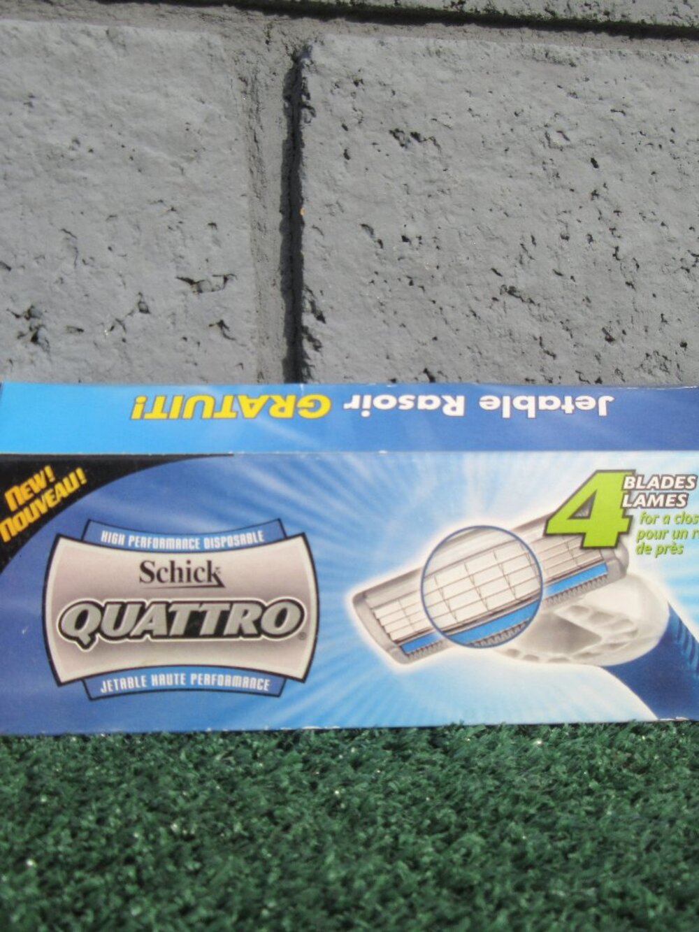 Brand New Vintage Schick Quattro 4 Blade Disposable Razor